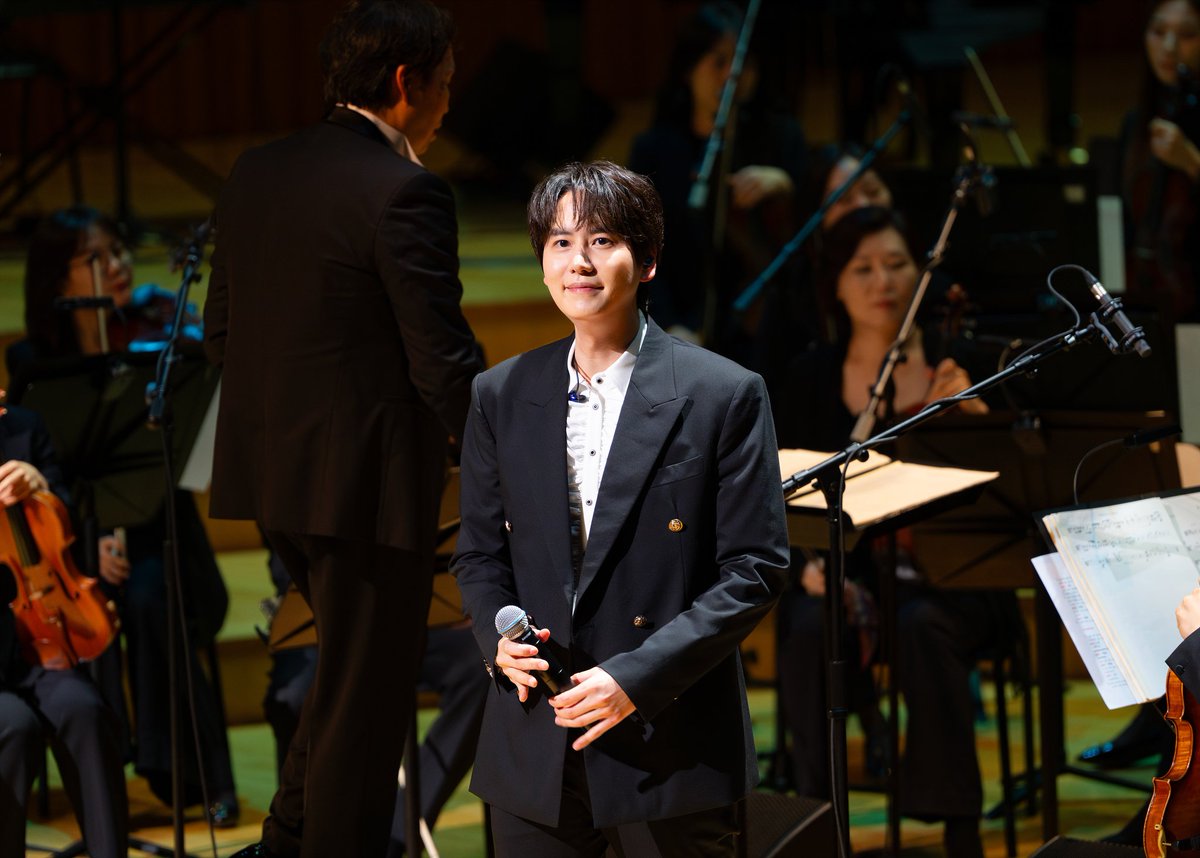iLoveKyuhyunPH's tweet photo. Kyuhyun photos from Wonderful Singer: Kyuhyun & Hynn last 160923. (From a Hynn fan photographer)
(c) HYNNtelelens
#๊ทํ #KYUHYUN #ๆบๅญ่ดค
#์ํผ์ฃผ๋์ด #SUPERJUNIOR
#wonderfulsinger https://t.co/sTaGAGDyXD
