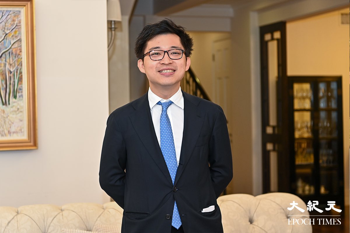 消息：#警方帶走#林作涉與#JPEX 有關林作今早（18日）被警方帶走，涉嫌與JPEX #詐騙案有關。  全文：https://t.co/K2xQEsFqLx