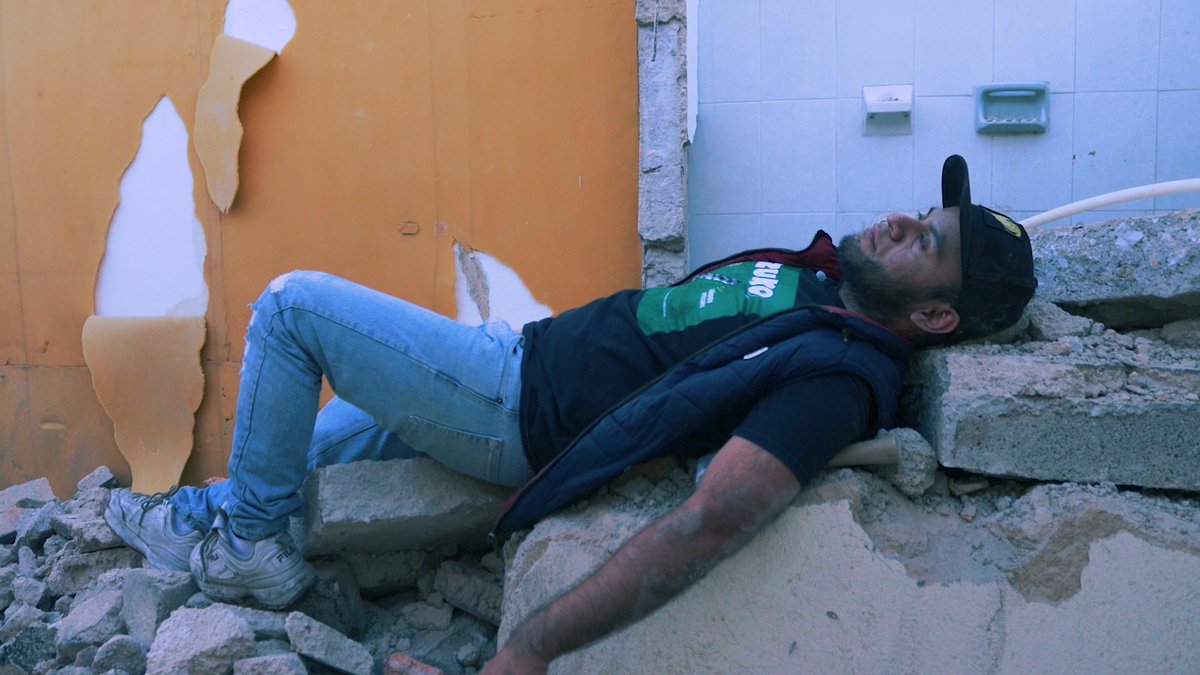 Brhmsgrro's tweet image. porque tomaste cada pequeño traozo de mi ser. En mi casa ya nadie vive paga renta la melancolia. #miser