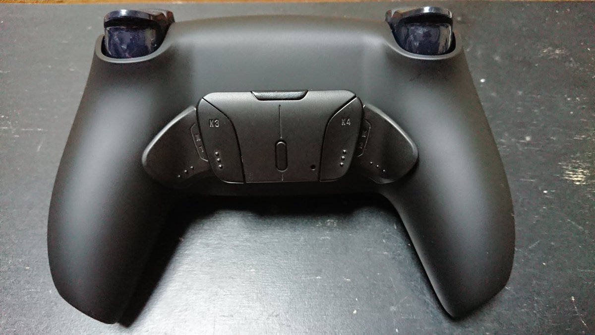 no_working_bear's tweet photo. ずっと背面ボタン付きPS4コンでAC6がプレイ出来なかったので、思い切ってカスタムキットを購入してみました！
Amazon評価も高いし、値段も手頃(プロコン買うよりは)だしね！
組立簡単と言われてたけど、実際は結構手間取った。(´；ω；｀)
とりま付いて良かった♪
#extremeRate
#RISE4
#マウストリガー https://t.co/Qk9kWW7Mea
