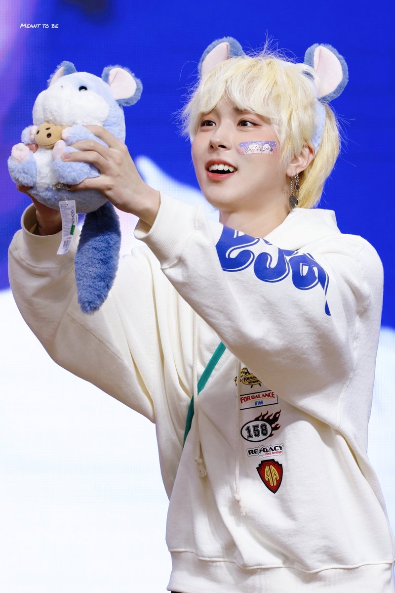 230917 메이크스타 팬싸인회

햄찌 킹 🐹👑

#원위 #ONEWE #기욱 #GIUK