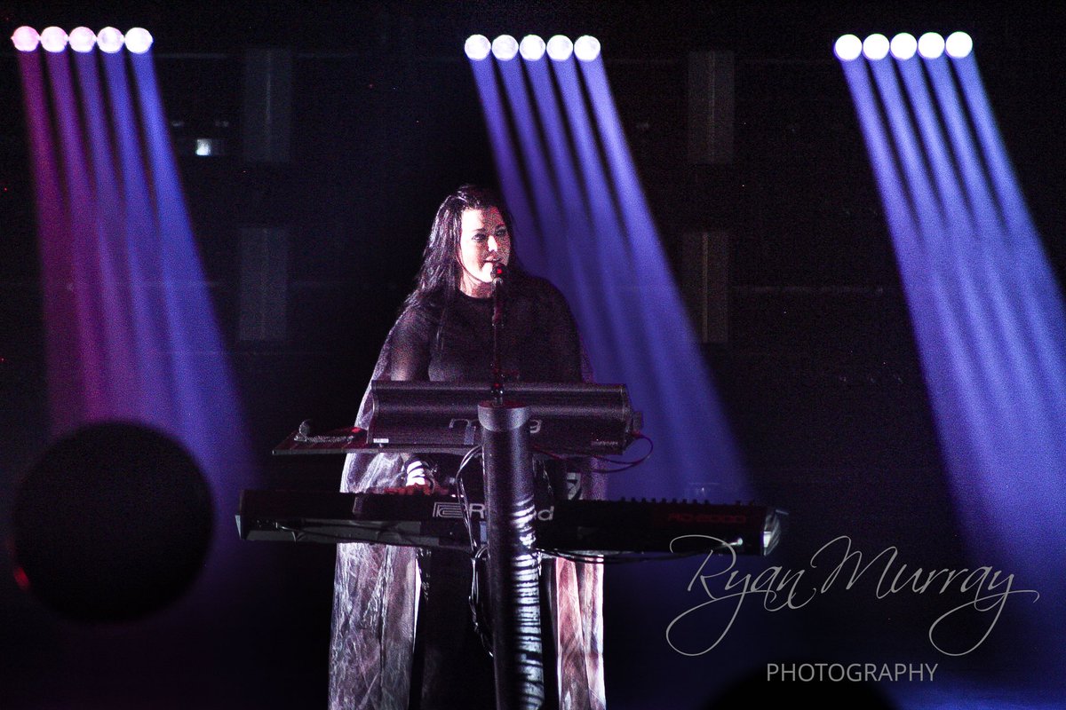 I ask that you please credit my photography accounts on both FB and IG (Ryan Murray Photography on FB and ryan_murray_photography on IG) 3/5

#evanescence #atlanticcity #amylee #timmccord #troymclawhorn #willhunt #emmaanzai #livemusic #musicphotography #hardrock