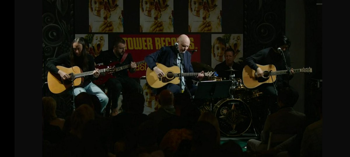 GaBicdnada's tweet photo. Genial el livestream de @SmashingPumpkin https://t.co/aWyPwWE9V5
