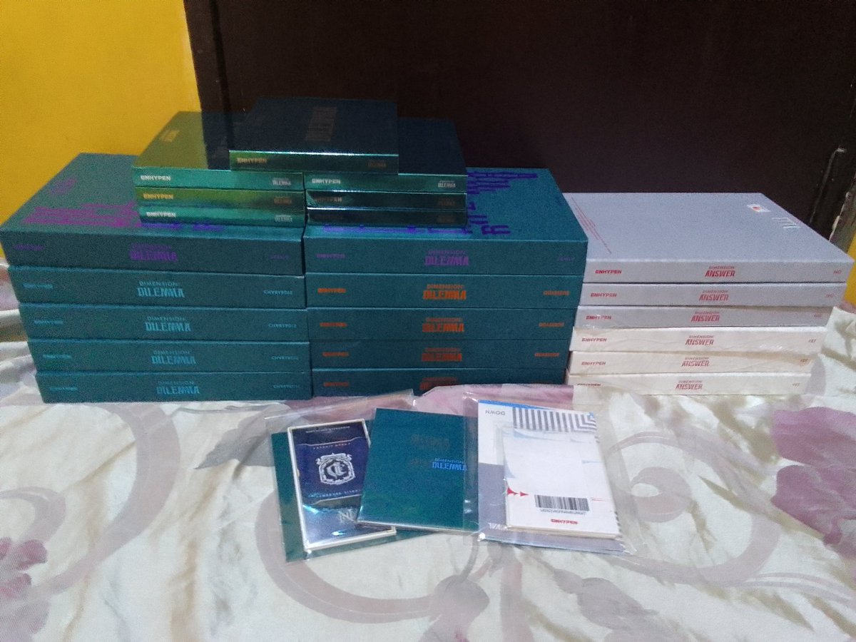 blububblejay's tweet photo. ꒰ °happy mails from @bibimwonn #receivedEM ꒱

Second time ordering from them🫶 the albums arrived safely po! thank u po again for the official freebies hihi <3 https://t.co/e4jfnLlNhr