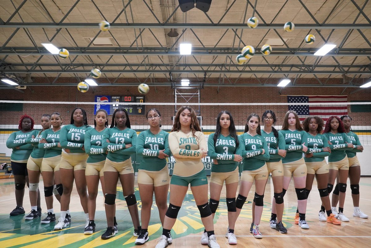 DLSdyme's tweet photo. The 2023 Lady Eagles Volleyball Team 🦅💛💚🏐 https://t.co/83v45tMJf7
