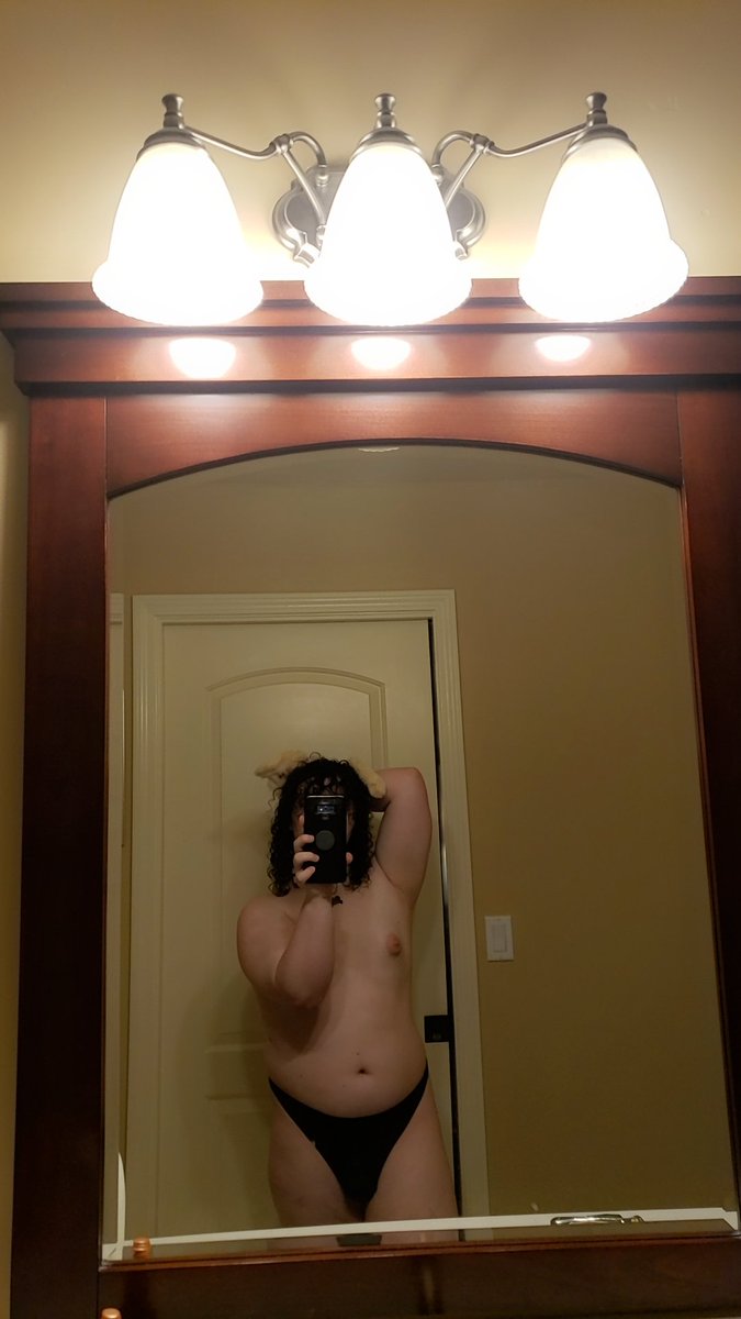 SubbySilver's tweet photo. fluff it im back, my other account wasnt getting followers so ill come back here :3 https://t.co/hqb8UJHznk