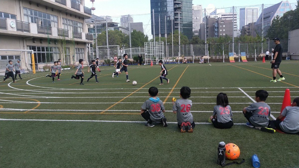 onarimonkickers's tweet photo. 先週の土曜日に御成門キッカーズとして初試合をしました🔥　

いつものスクールとは違い、ガムシャラに戦ってる子供達の姿に感動しました。　

子供達も試合の楽しさ、悔しさなどを味わえたはずです😊　

来週も試合があるので頑張りましょう！　

#御成門キッカーズスクール　
#体験者募集中 https://t.co/N79WiFvvtn