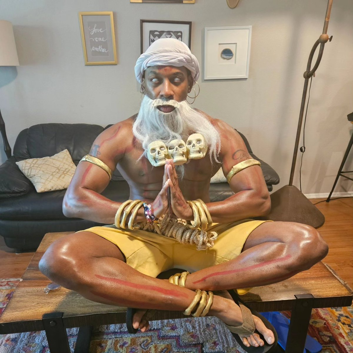 wendellwpii's tweet photo. "You must master yourself before you can truly compete." - Dhalsim
.
.
#sf6 #dhalsim #dhalsimcosplay #yogafire #yogaflame #blackcosplayerhere #wendellcosplays #streetfighter #cosplay https://t.co/J20Y84GwGB
