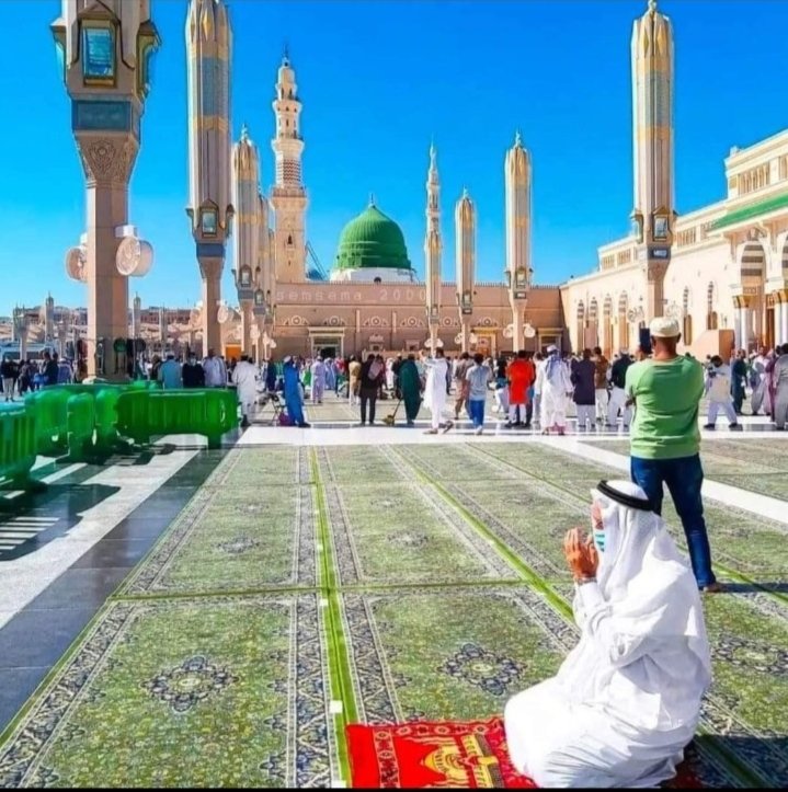مصطفے کے نور میں ہے نور باری جلوہ گر
مصطفے کا نور یوں کہئے خدا کا نور ہے🌿

🌿🌹🌿🌹🌿🌹🌸🌿🌹🌿🌹🌿🌹