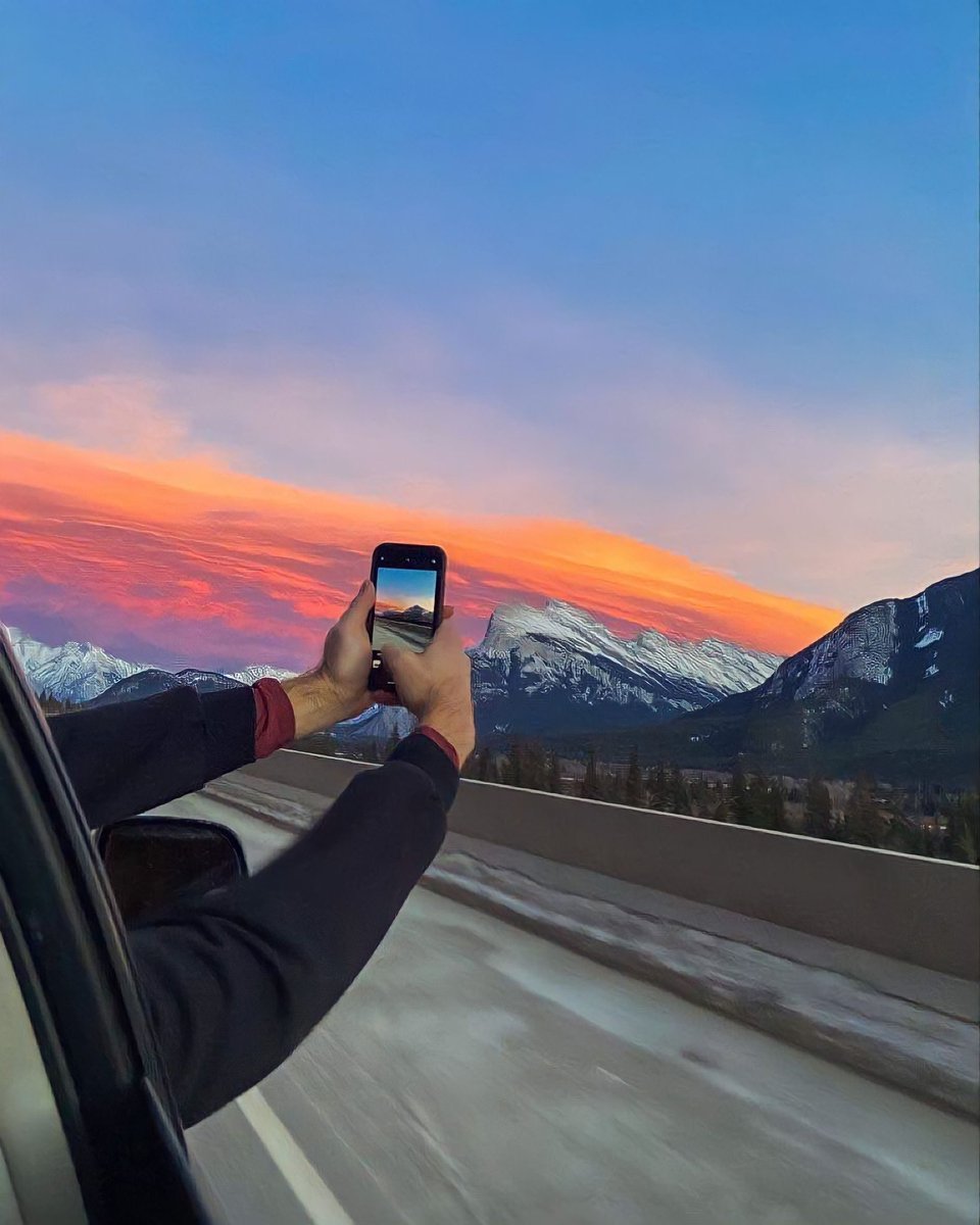 Whotfismick's tweet photo. me whenever i see a beautiful sunset https://t.co/KybyNxLLY9