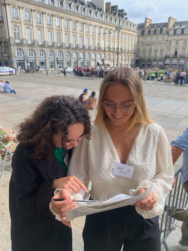 E4THEcs's tweet image. BTS TOUR et MCAT : sur le terrain pour les journées du Patrimoine à Rennes et Châteaugiron.

#visiteRennes #paysdechateaugiron #lyceejarennes #formation #tourisme #accueil #JEP23