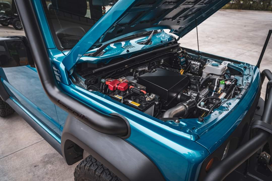 JaMtoka's tweet photo. Good morning Car Twitter and Happy New Week — This Jimny got the full Torqit  treatment: a snazzy snorkel, a stainless steel airbox, and a roaring exhaust upgrade. Get ready, because this Jimny doesn't just roll, it purrs. 🔥 

#Torqit #Jimny4X4 #SpaceYaMagari https://t.co/qnZuN97IfY
