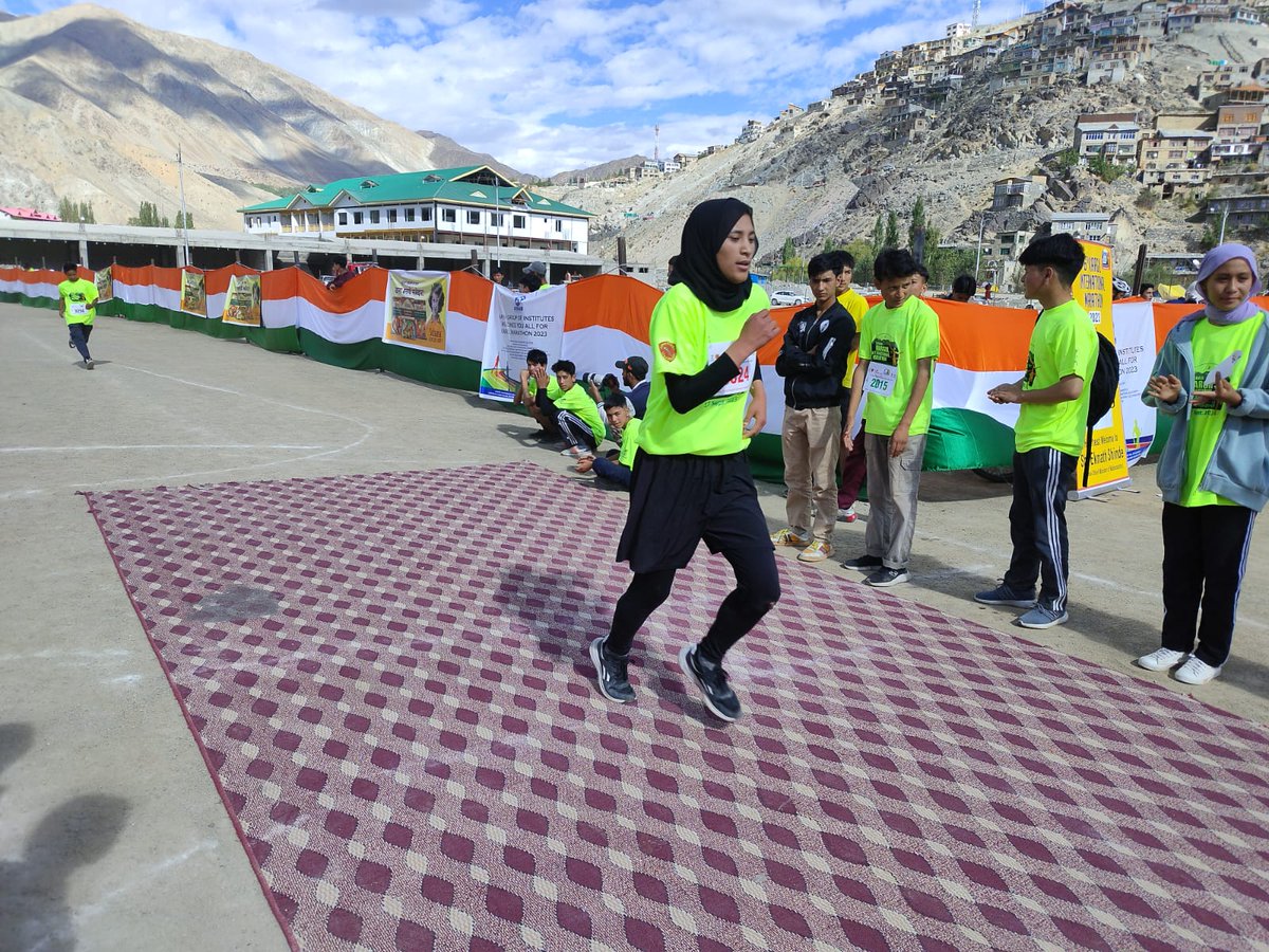DIPR_Kargil's tweet photo. Day 2: #KargilInternationalMarathon Runners of 3 km Girls category cross the the finish line at Khree Sultan Choo Sports Stadium Biamathang, Kargil.
#Runforhunderman
@Info_Ladakh
@ddnewsladakh 
@DDNewslive 
@prasarbharti https://t.co/i0G61hUO3F
