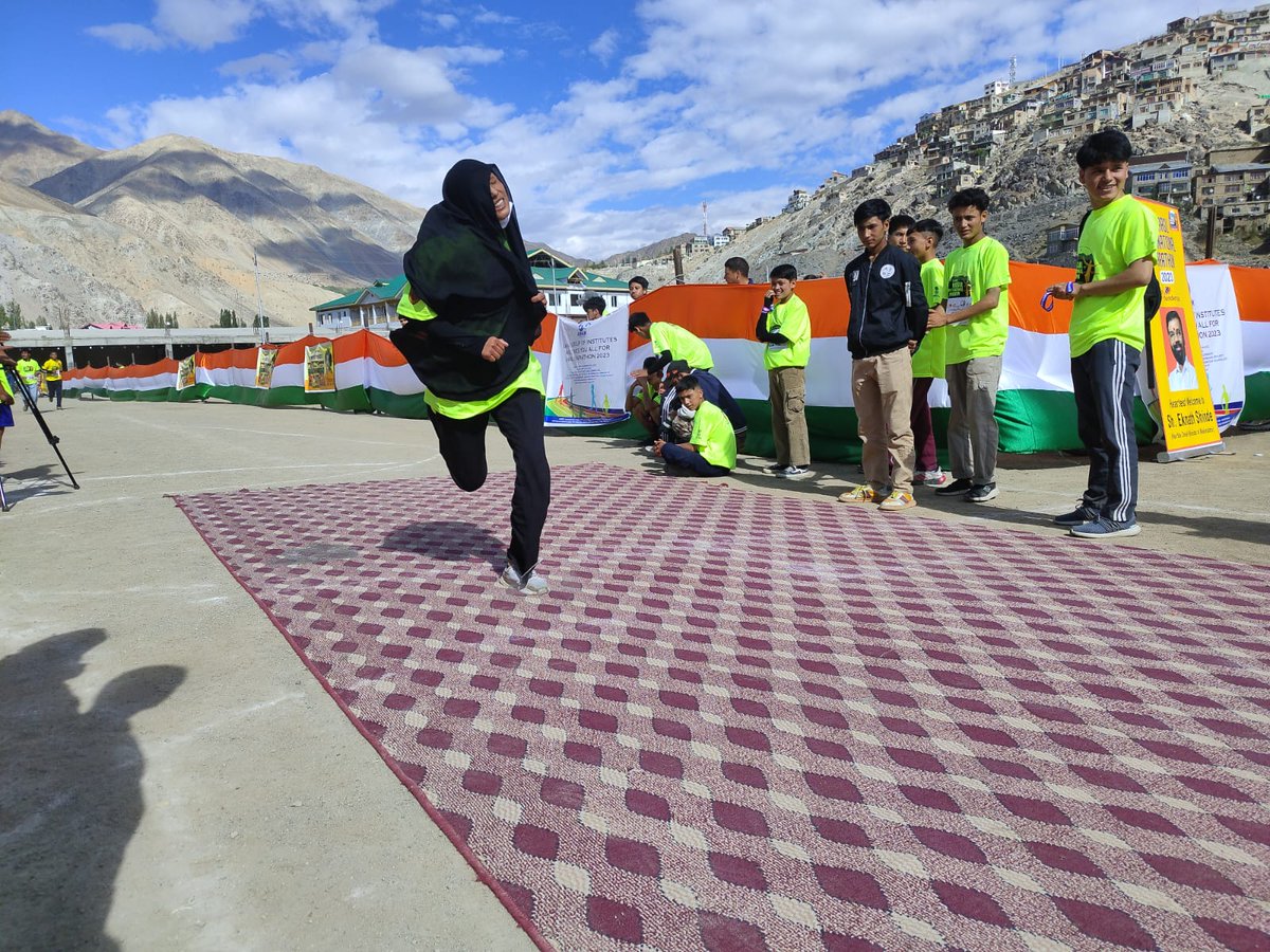 DIPR_Kargil's tweet photo. Day 2: #KargilInternationalMarathon Runners of 3 km Girls category cross the the finish line at Khree Sultan Choo Sports Stadium Biamathang, Kargil.
#Runforhunderman
@Info_Ladakh
@ddnewsladakh 
@DDNewslive 
@prasarbharti https://t.co/i0G61hUO3F