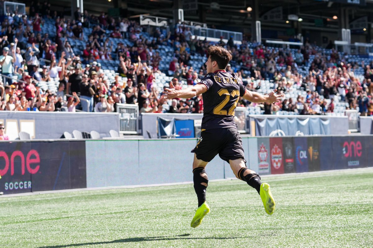 deBriennePascal's tweet photo. Very proud of my boy. Great performance today by @matteodebrienne
1 Goal, 1 assist
@FotMob 8.5, @sofascore 8.3
Pass Accuracy %79
1 Blocked shot, 1 Interception, 7 Recoveries
Not the desired result But …..
ARE YOU NOT ENTERTAINED???
#FlashGoZoom⚡️ https://t.co/wpHJfotZbi