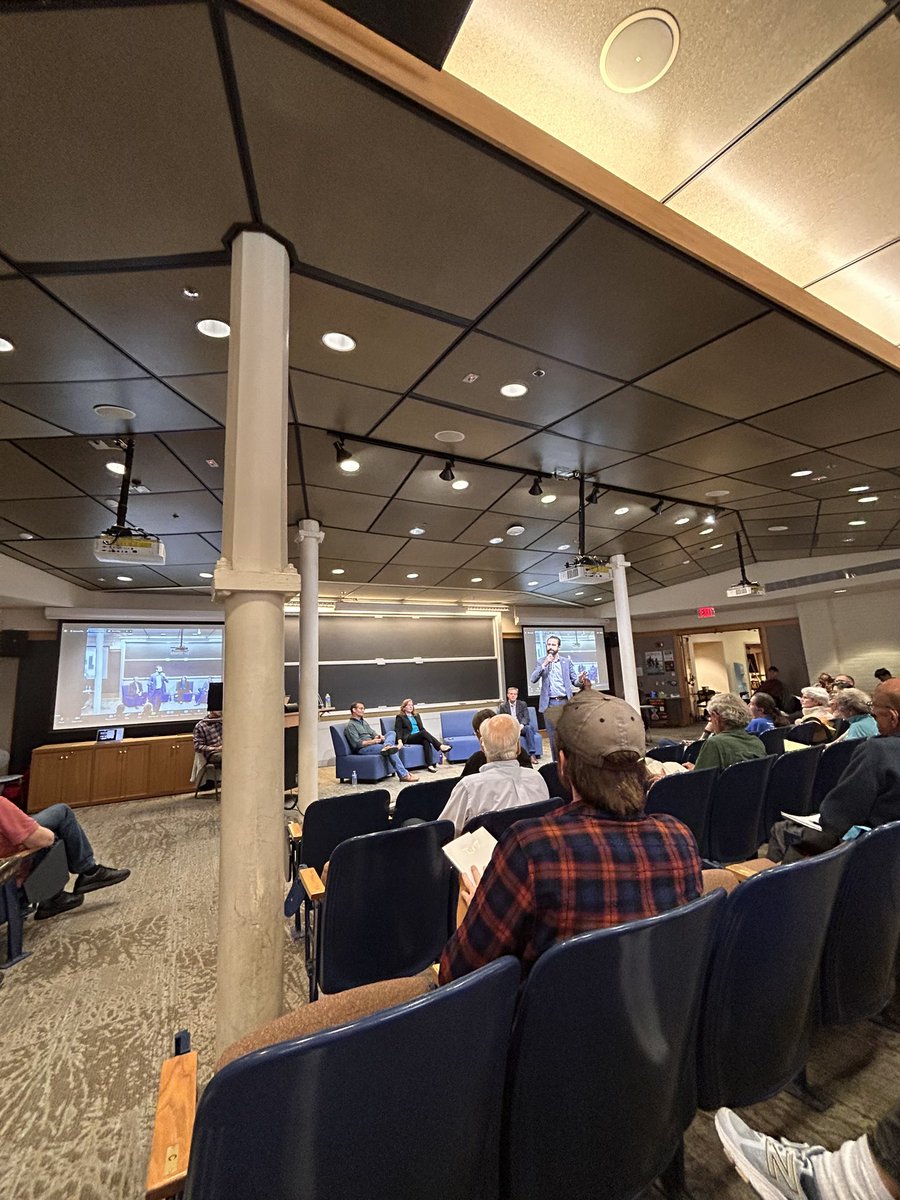 RyanTheLorax's tweet photo. Definitely a Sunday well spent at Dana😎
So empowered to hear the panel speakers’ acknowledgment of the urgency to tackle the #climate #crisis, and their steadfast commitment to serve the frontline communities!
Now let’s put those words into #actions ✊🏼⚡️
#A2P2 #PublicPower https://t.co/4GbtDeYtb7