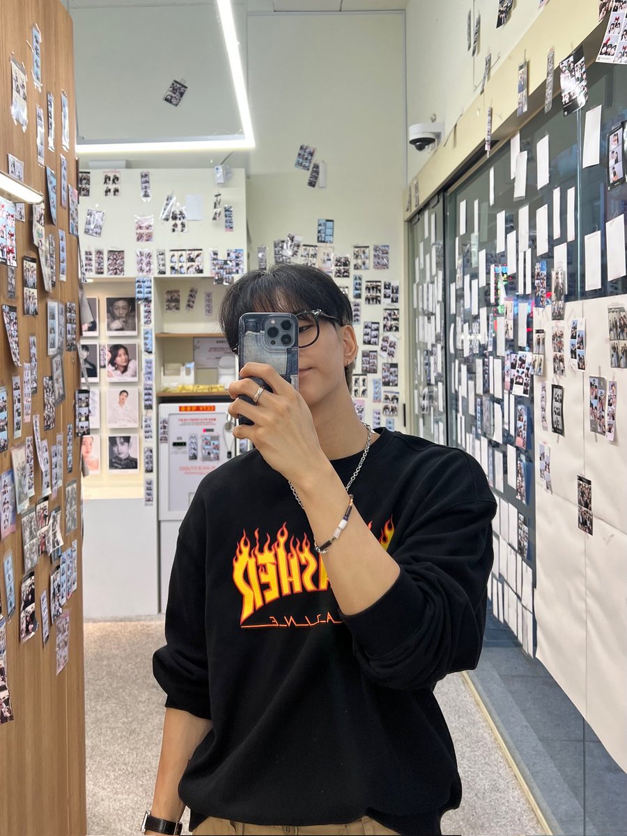 odebbl's tweet photo. 📸 [230918]
 
🦊 Monday, please stay calm

📸
 
🦊 😗💜
(8:53 AM) https://t.co/9U9bponj27