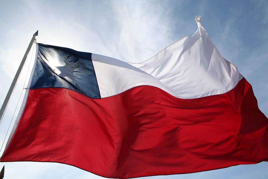 fetracarfor's tweet photo. "Estamos en una epoca importante, celebrando las fiestas patrias, la historia de la Primera Junta Nacional de Gobierno, y a las Glorias de nuestro Ejercito Chileno.

Si bien, nuestra independencia fue el 12 de febrero de 1818, nuestra bandera flamea todo el año". https://t.co/SoAunbQTZT