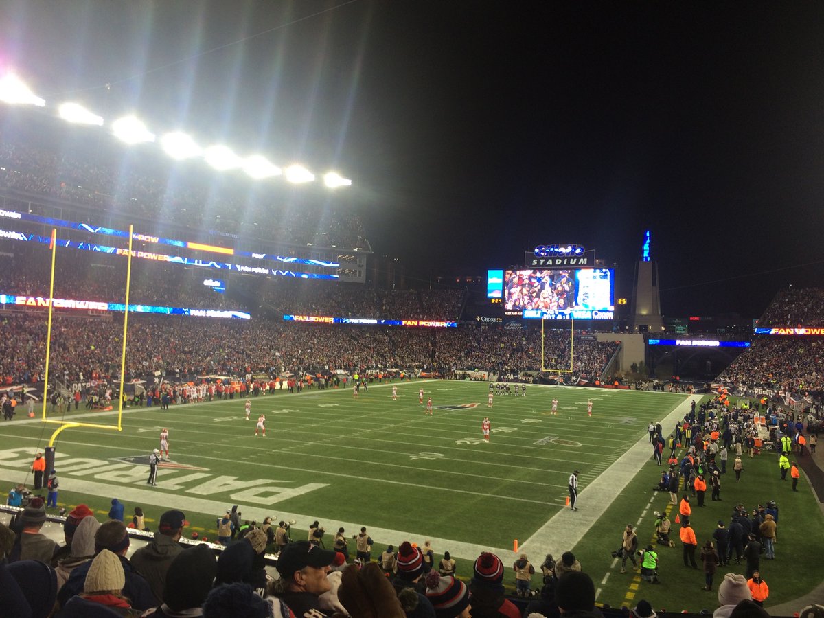 ThisIsFoxboro's tweet photo. How it started. How it’s going. 
.
#thisisfoxboro #patriots #gillettestadium #newengland #championsplayhere #champions #football #nfl #homeopener #patriotsnation #patsnation #titletown @Patriots @iampatsnation12 @PatsNationTM https://t.co/0Jy1YmHy7Y