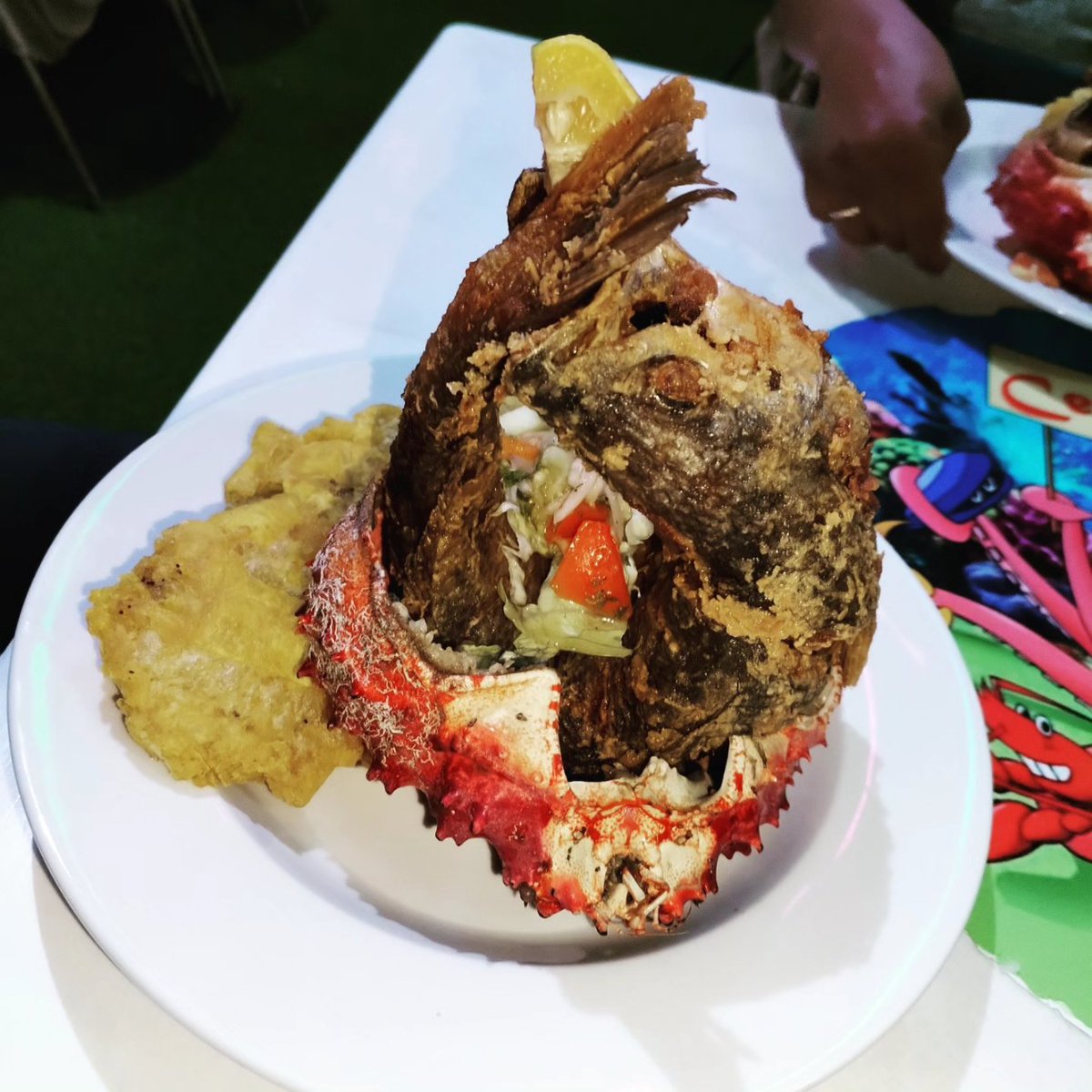 india2421's tweet photo. Pescadito a lo macho y corvina frita. El mío es el pescadito a lo macho 🥳🎉💓💓 https://t.co/jVxWLB15Wi