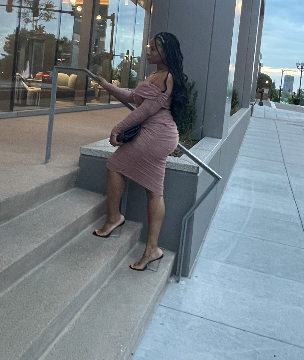 amo4show's tweet image. Whatever is good for your soul, do that… 
Dress @sheinofficial 
Shoes @fashionnova 
🌸
🌸
🌸
#sheingals #novababe #solodate #blackcontentcreators #blacktravelfeed