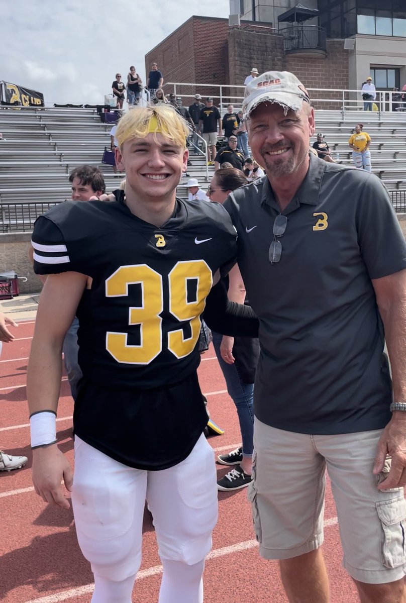 krmiller28's tweet photo. 🖤🖤🏈🏈💛💛 First home game at BSC https://t.co/23EPFL5gry