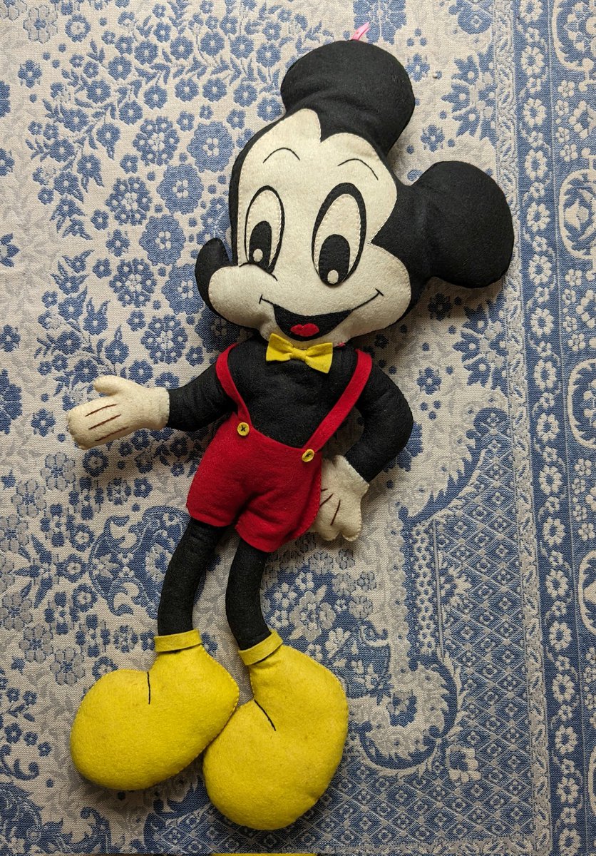 ミッキーマウスぬいぐるみ