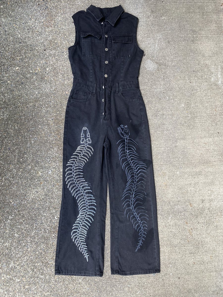 LeeCarolineMac1's tweet photo. Current work in progress 🐍 🦴 https://t.co/NLzI2BXYfC