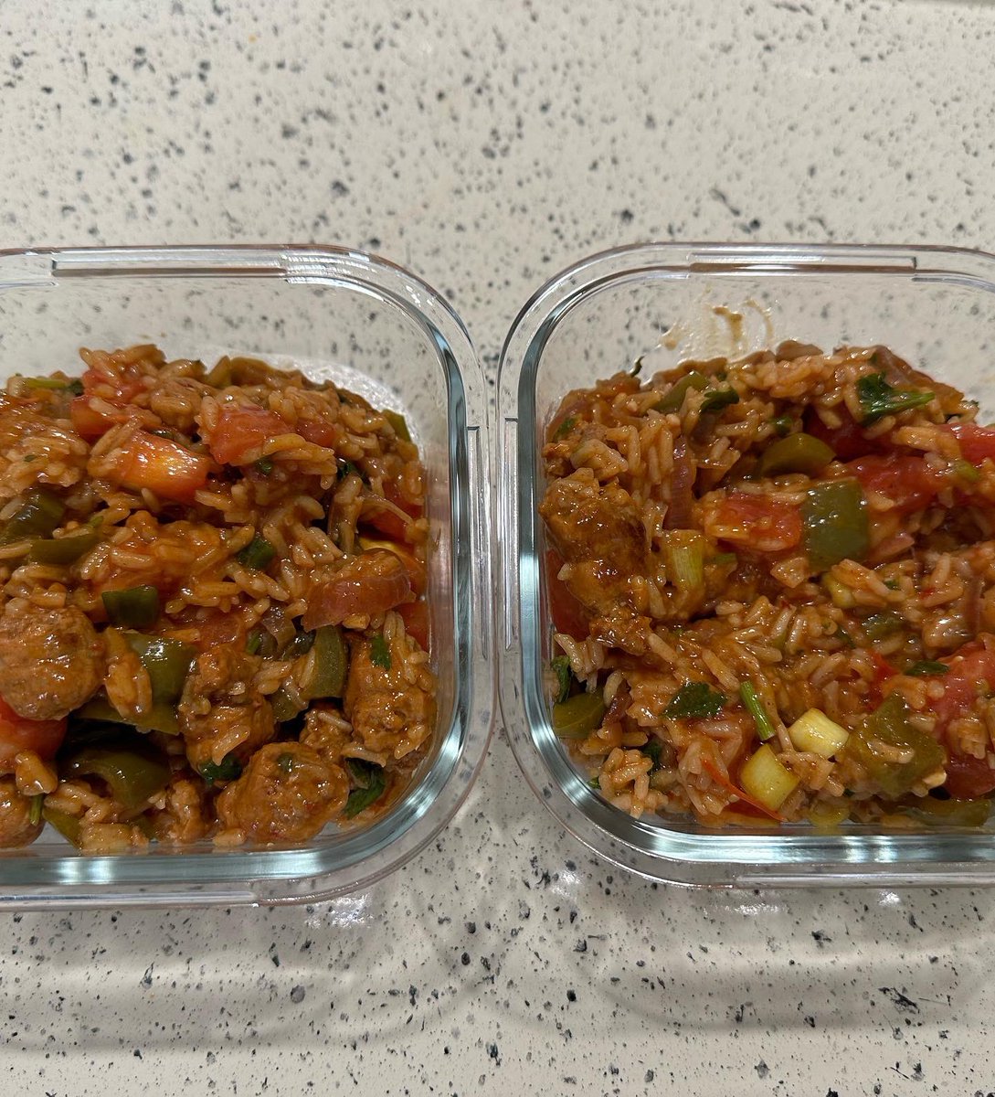 After40Fit's tweet photo. Lots of meal prepping today for the week. Spicy sausage &amp; rice (a Gordon Ramsey recipe)dinner today &amp; leftovers for the week; meatballs &amp; homemade sauce over smashed taters; bunless bacon, egg &amp; cheese “sandwiches”; Cobb mason jar salads. Have a great week everyone! https://t.co/wg0uZkPXAk