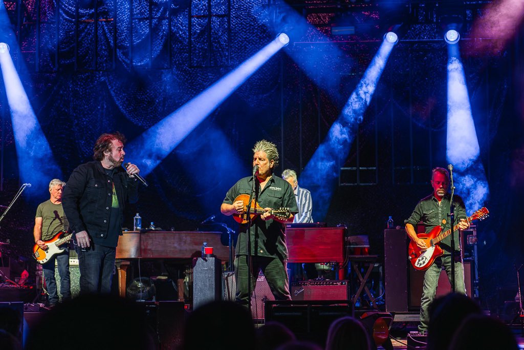 Warm 106.9 tweet media