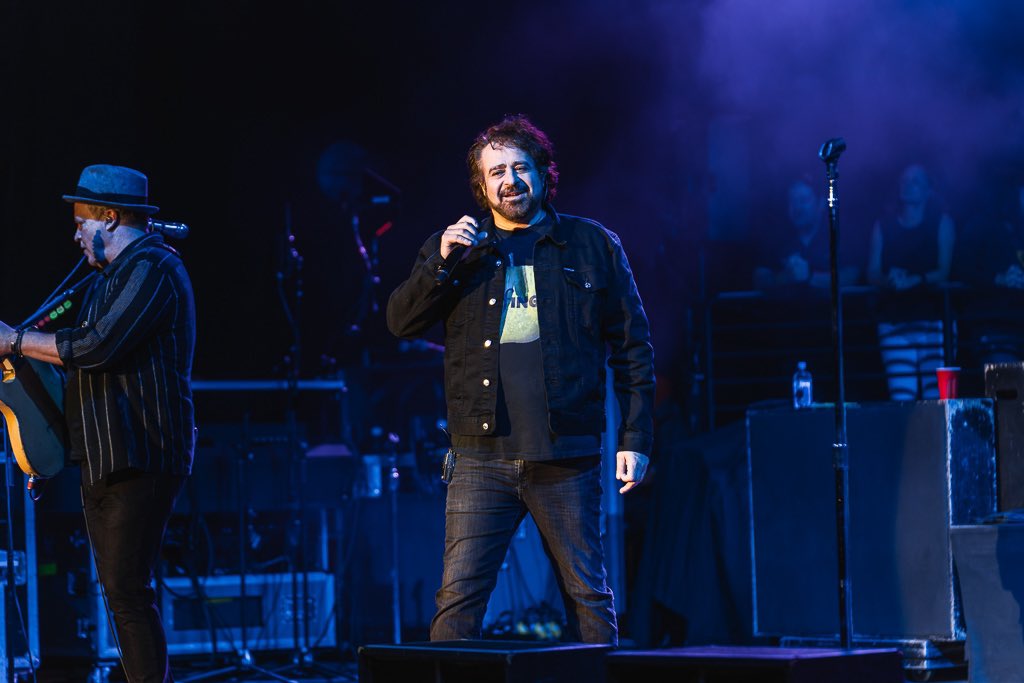 Warm 106.9 tweet media