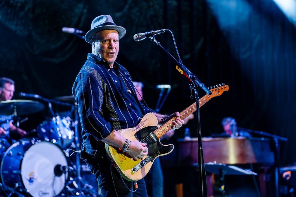 Warm 106.9 tweet media