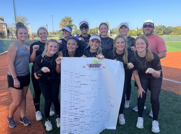 lexivigil_2027's tweet photo. Started off the fall season with a first place finish! There were 21 teams in 16u and we came out in first place going 5-1. Played 3 of those 6 games with only 9 girls. Forever proud of this team 🤍.  #WeAreLegends 
•
•
@PRHS_SB @LegendsFastpit2 https://t.co/43J8G8XJvY