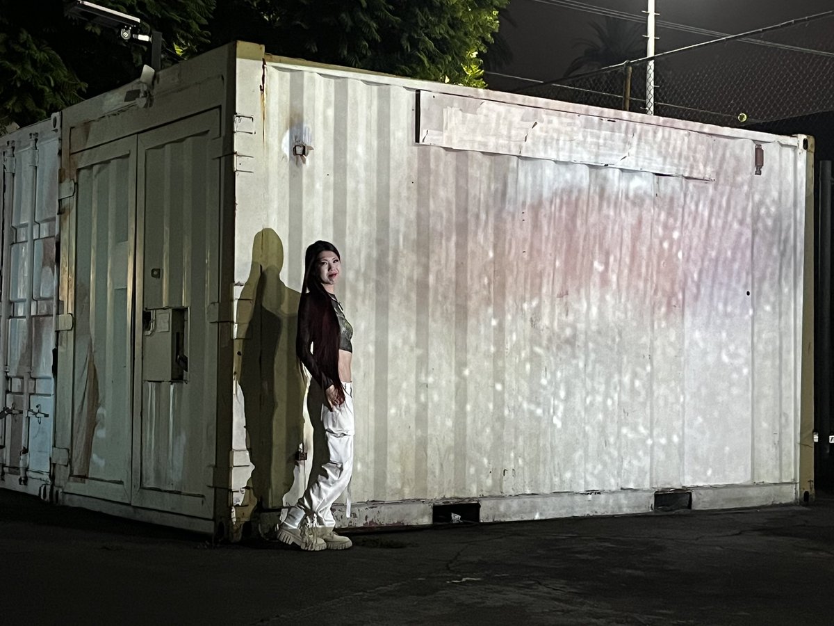 Ibuki_Kuramochi's tweet photo. Thank you for coming last nite pop up outside show High Beams! I projected my nft works"Ovule" 🥚🥚
#nftshow #artshow #contemporaryart https://t.co/aJdwvwAybJ
