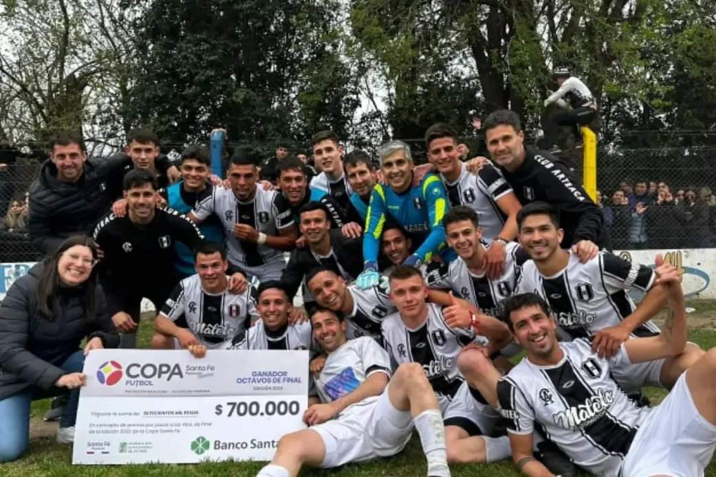 carlosdurhand's tweet photo. @clubarteaga le ganó un clásico de esos que nunca más se olvidan por la importancia a Centenario de San José de la Esquina en la Copa Santa Fe y será rival en la próxima fase de Rosario Central.
Los Negreros hicieron historia grande con este triunfo https://t.co/addRMiXsTZ