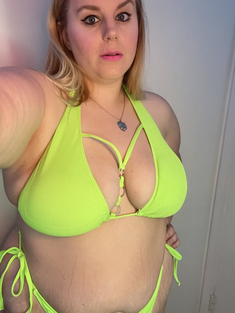 Don’t you wanna cum say hi? Goals include butt plug, slap my pussy and ANAL SHOW!! 
<a href="/chaturbate/">Chaturbate.com</a> <a href="/MyFreeCams/">MyFreeCams.com 🌴💚</a> 
Chaturbate.com/oliviavalentin…