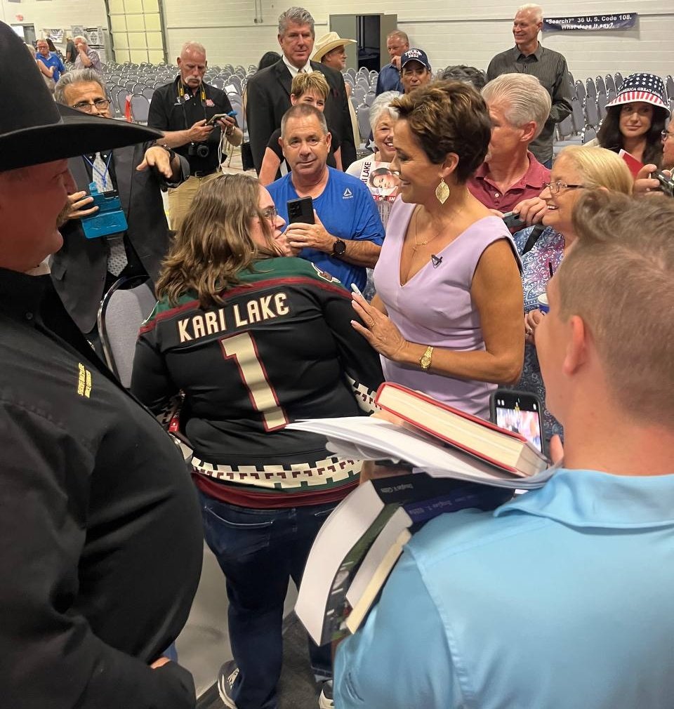 KariLakeWarRoom's tweet photo. Arizona,

It's such an honor fighting alongside you all.

Thank you for being part of Team @KariLake! https://t.co/d3aID4KVbK