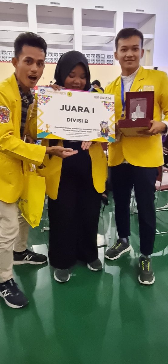 unneskonservasi's tweet photo. Keren!
Tim debat Universitas Negeri Semarang menjadi juara 1 dalam Kompetisi Debat Mahasiswa Indonesia (KDMI) 2023.
Mereka berhasil menjadi yang terbaik setelah mengungguli tim-tim lain dari seluruh Indonesia dalam kompetisi yang diselenggarakan di Untirta.
#debat #kdmi #unnes https://t.co/KY6Ootfd5P