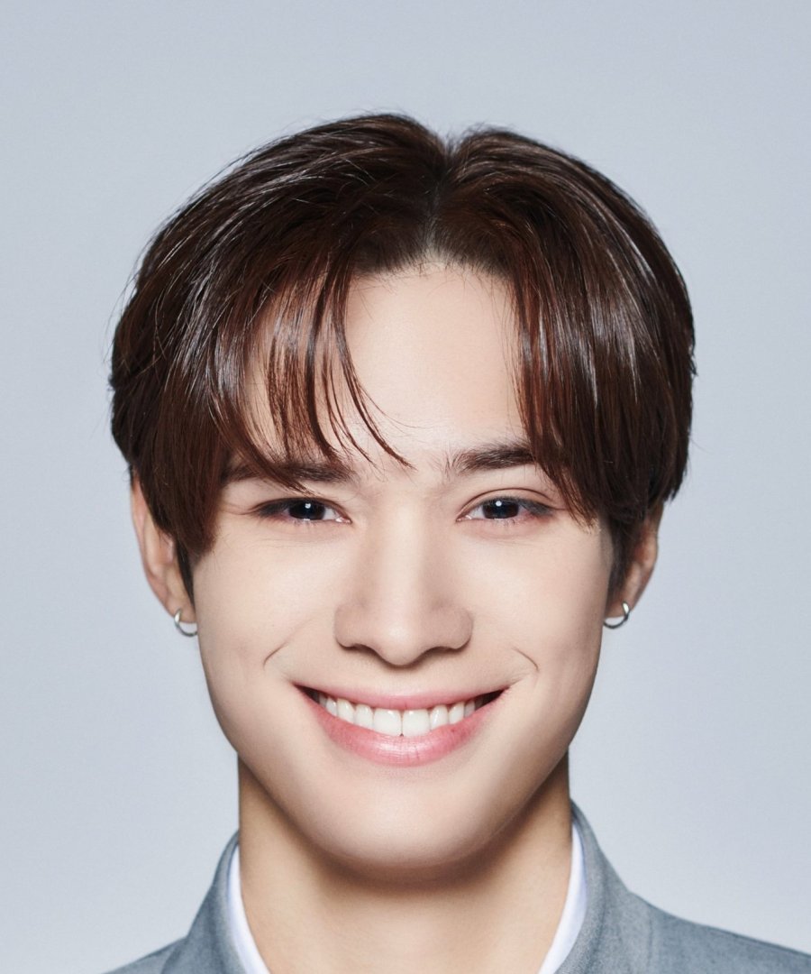 kchartsmaster's tweet photo. Former Boys Planet contestant Jay Chang will make his solo debut in October. https://t.co/SjEqszpMfb