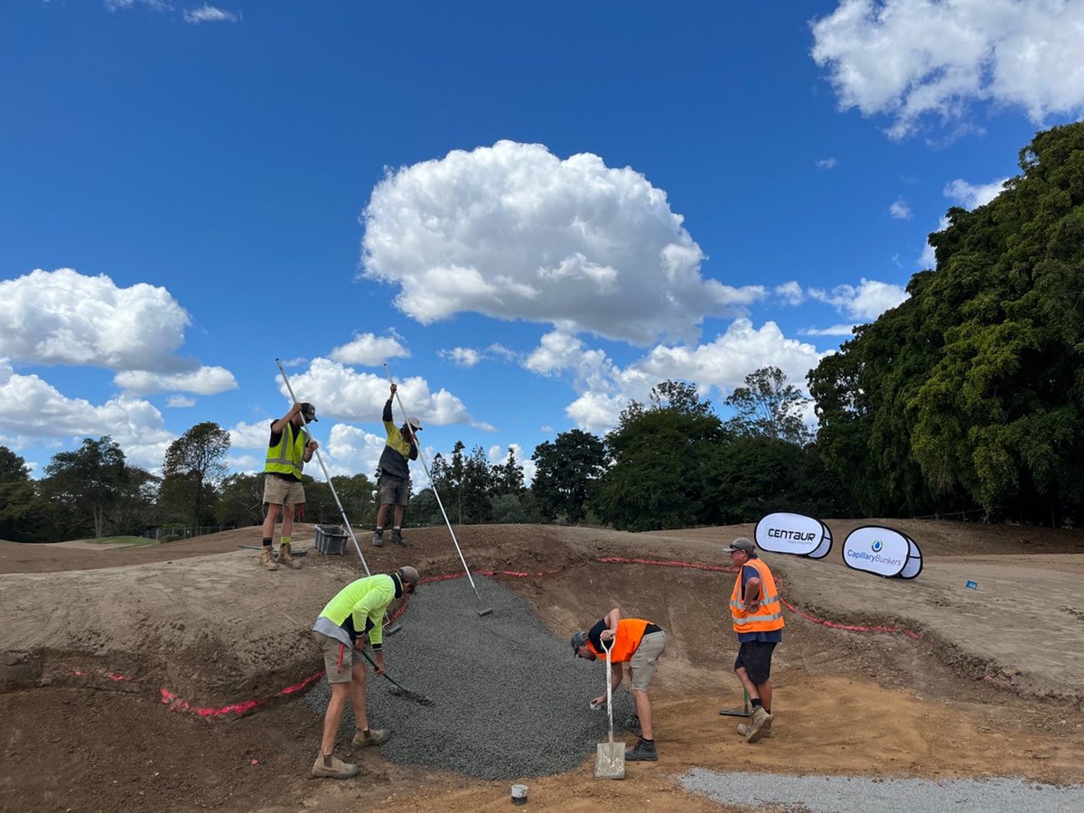 centaurap's tweet photo. We're pleased to announce the successful installation of a new @CapillaryFlow Bunker liner on the 3rd hole of the Green Course at Indooroopilly Golf Club. This remarkable 140m2 bunker marks the completion of bunker installations on the Perrett Webb-designed Green Course.

#CAPAU https://t.co/dwsiV5CjIu