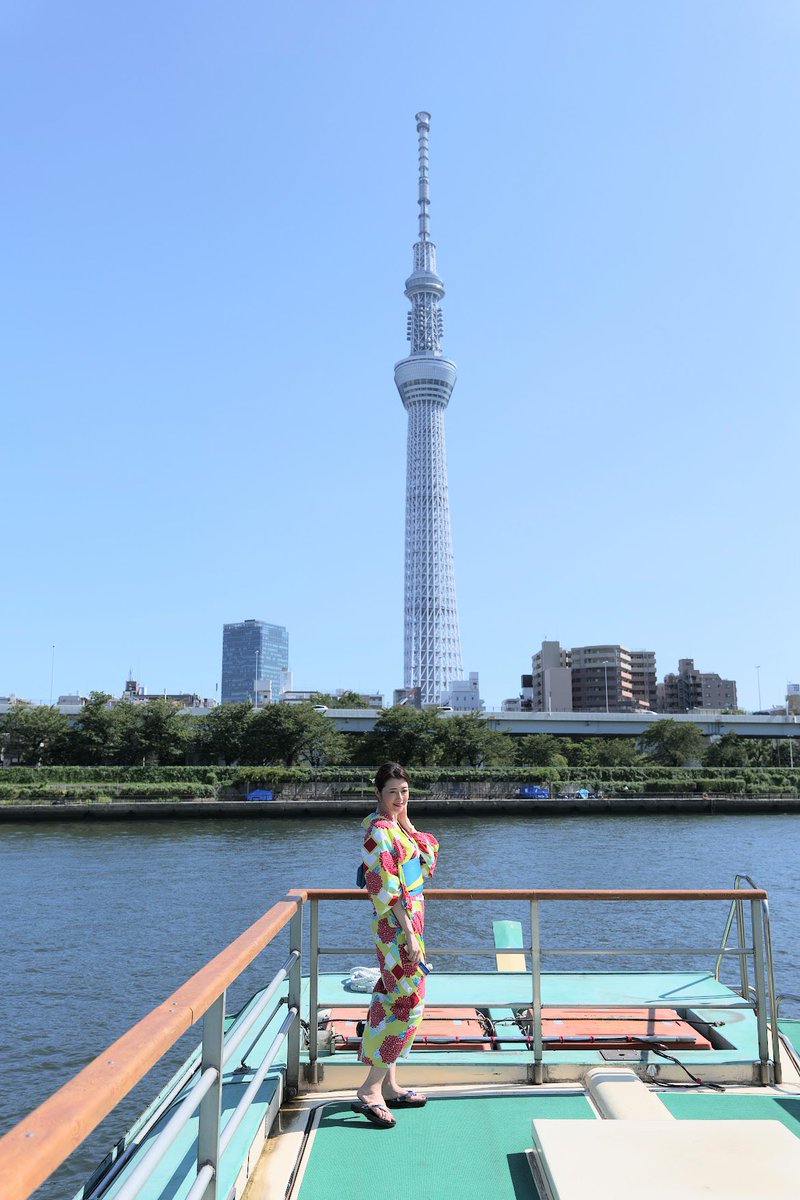 昨日は年1イベントの屋形船、浴衣でBAR MAKI 東京に、暑い中ご参加下さった皆様ありがとうございました♡
屋形船貸切は、10年前から横並びで窓向き.椅子とテーブル.1人ずつの食事スタイル🚤

両方ご参加の皆様にも飽きられないよう、昼夜で浴衣を変えましたー👘

BARではお手製の梅酒、昨日限定でした https://t.co/U1AMdWmAau