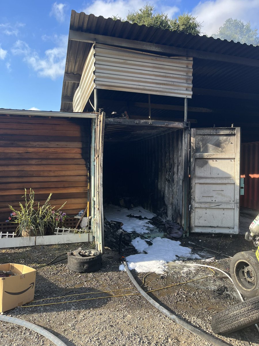 CALFIRELNU's tweet photo. Thanks to a rapid response from the Gold Ridge Fire Protection District and our Engine 1472 out of Station 47 in Petaluma, the #MiddleFire was quickly contained with minimal spread. https://t.co/ZmlknYxsu0
