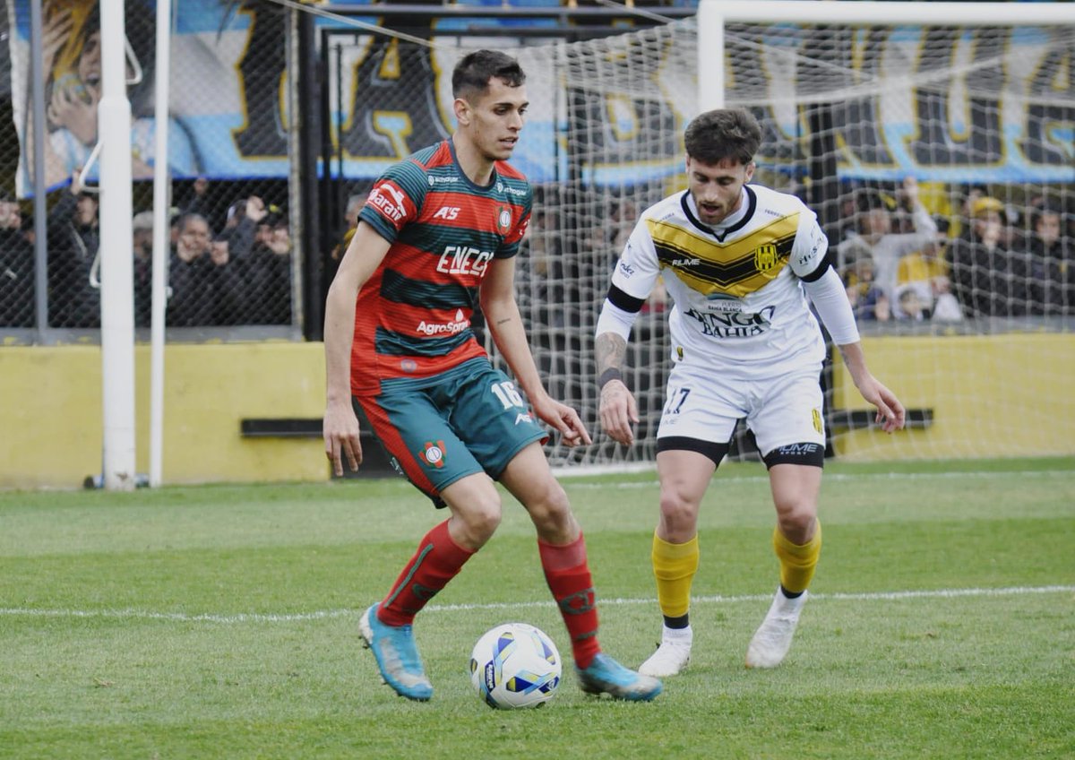 #FederalA NO PUDO SUMAR EN BAHÍA

El conjunto de Damián García cayó 1 a 0 ante el puntero Olimpo, pero sigue con siete puntos de diferencia sobre Liniers, que cayó en su visita a Rawson. Crónica y síntesis en clubcirculodeportivo.com/no-pudo-sumar-…

#SomosCirculo 🇲🇬