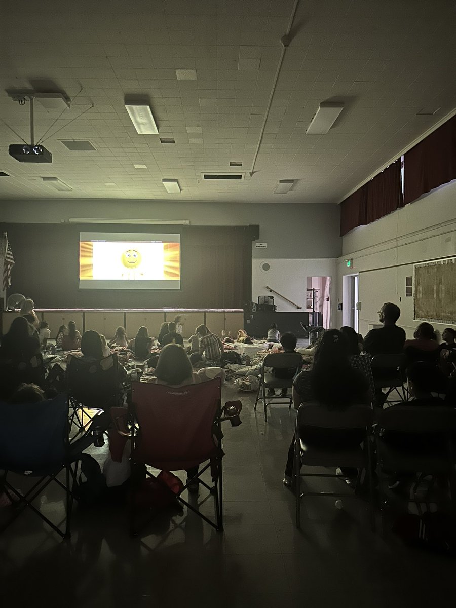 lisamariegr's tweet image. Reel fun at our school&apos;s cinematic soirée! 🎥🍿✨ @HolbrookMDUSD        Thank you @HolbrookPfc for the event!