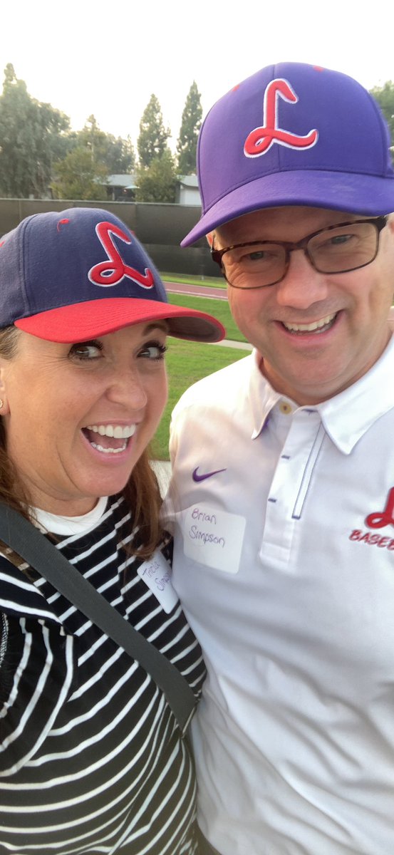Saturday night’s Linfield win at Redlands was a blast. Connected with alumni, current Wildcat parents and Linfield legends from the 1971 national championship baseball team. <a href="/LinfieldFB/">Linfield Football</a> <a href="/linfieldsports/">Linfield Athletics</a> <a href="/LinfieldUniv/">Linfield University</a> #catdome 🏈👍
