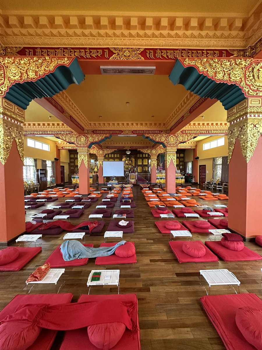 pacodemaria's tweet photo. Durante estas últimas 3 semanas he vivido una de las  experiencias más retadoras que he tenido hasta ahora pero definitivamente también de las más transformadoras y enriquecedoras 🧘‍♂️ 

Gracias 🙏 #KopanMonastery #Nepal #BuddhaDharma #Gelug #FPMT #Mahayana #LightOfThePath https://t.co/INpPWaV0Rk