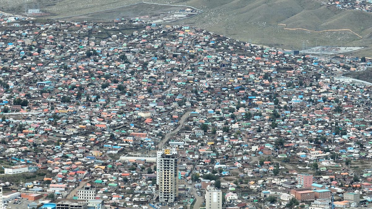 Ширхэг ч ногоон байгууламжгүй хот мину зэ👇🏻
