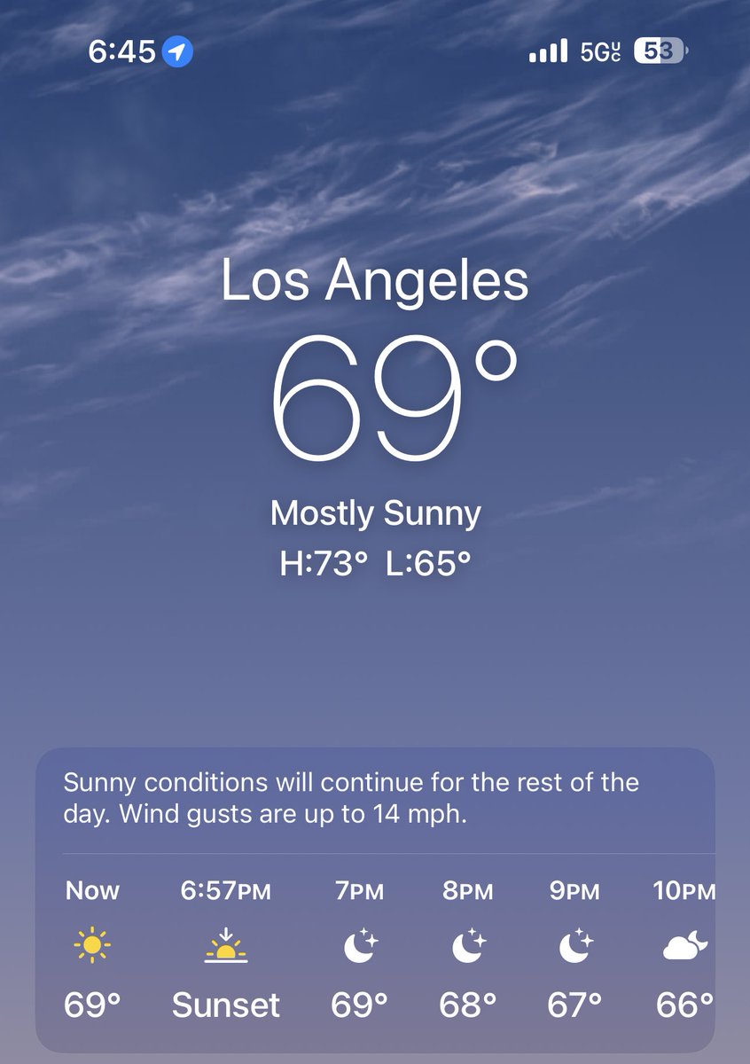 MoonlightOceann's tweet image. Love this weather it’s breezy outside #FeelsLikeFall