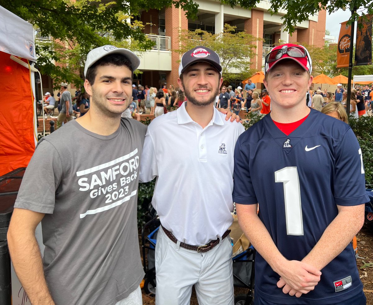 barid84's tweet photo. Fun times with Samford playing Auburn!  Convergence of Ridenour boys plus us and Natalie (Ben’s girlfriend).  Matthew was joined by his Beta brothers and Sam got to hang with his former AU roommate.  Rachel missed for soccer.  War Eagle! https://t.co/1AJmXlMTRN
