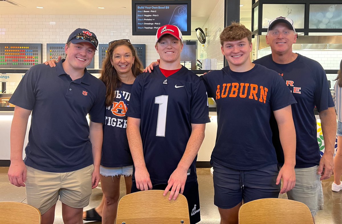 barid84's tweet photo. Fun times with Samford playing Auburn!  Convergence of Ridenour boys plus us and Natalie (Ben’s girlfriend).  Matthew was joined by his Beta brothers and Sam got to hang with his former AU roommate.  Rachel missed for soccer.  War Eagle! https://t.co/1AJmXlMTRN